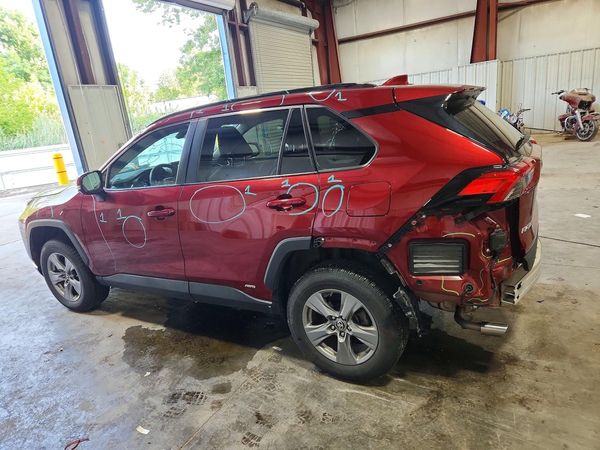 2022 TOYOTA RAV4 LE