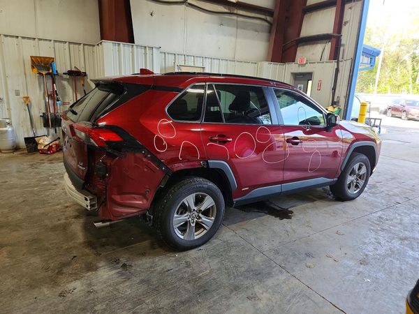2022 TOYOTA RAV4 LE
