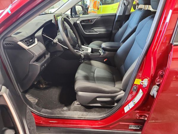 2022 TOYOTA RAV4 LE