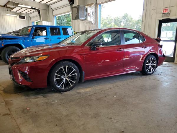 2018 TOYOTA CAMRY