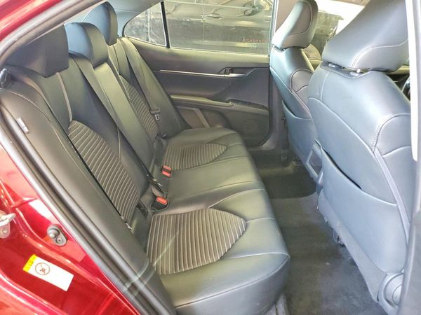 2018 TOYOTA CAMRY