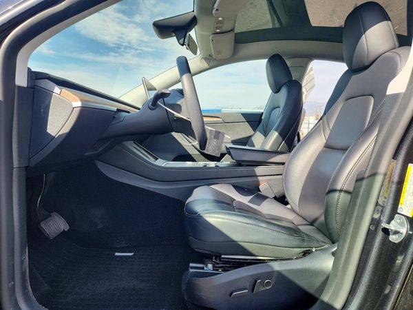2024 TESLA MODEL Y