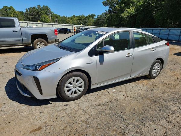 2019 TOYOTA PRIUS