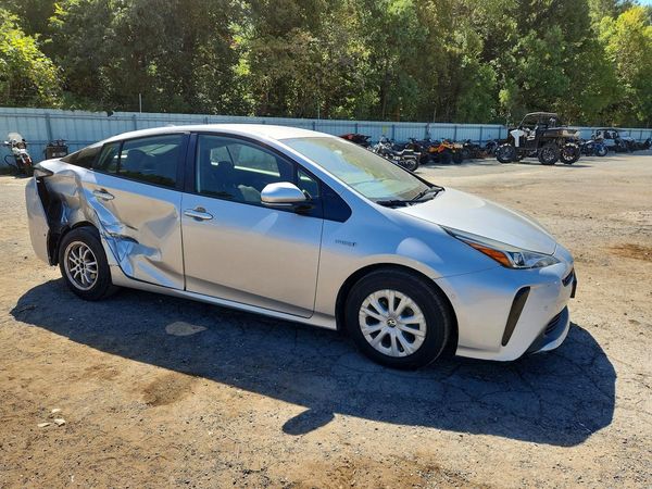 2019 TOYOTA PRIUS