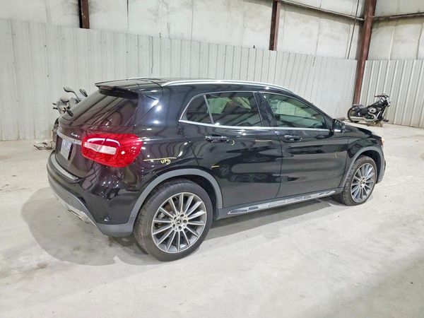 2018 MERCEDES-BENZ GLA
