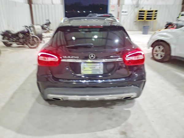 2018 MERCEDES-BENZ GLA