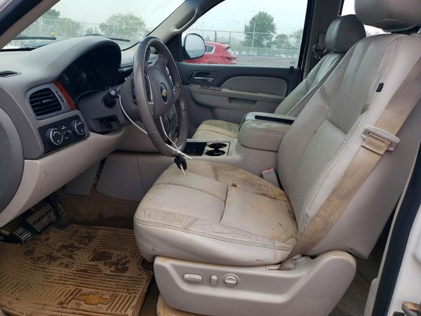2014 CHEVROLET SUBURBAN LT — DENT
