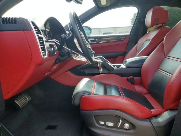 2021 PORSCHE CAYENNE GTS Coupe