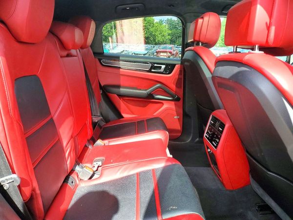 2021 PORSCHE CAYENNE GTS Coupe