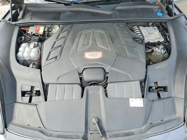 2021 PORSCHE CAYENNE GTS Coupe