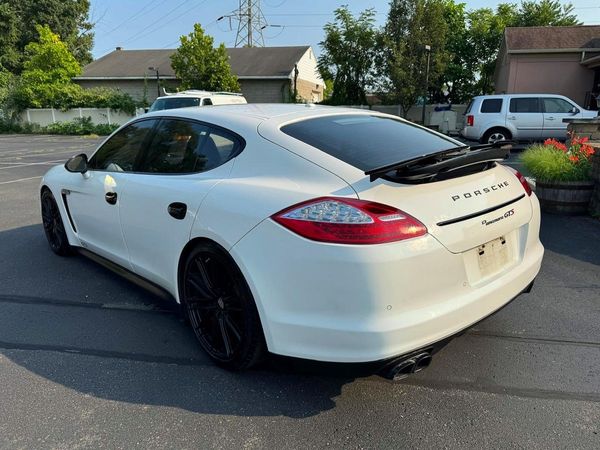 2013 PORSCHE PANAMERA