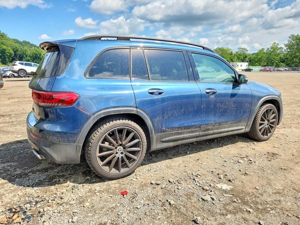 2023 MERCEDES-BENZ GLB GLB250
