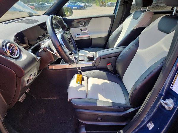 2023 MERCEDES-BENZ GLB GLB250