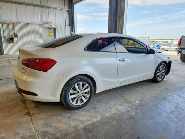 2016 KIA FORTE KOUP