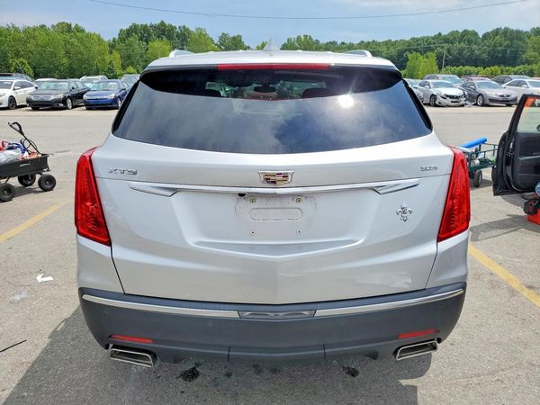 2017 CADILLAC XT5 Luxury