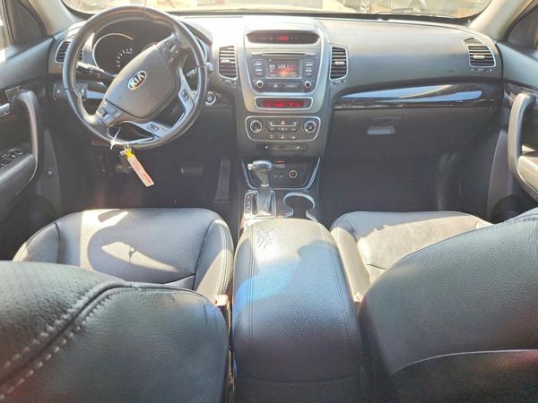 2014 KIA SORENTO Base/ LX