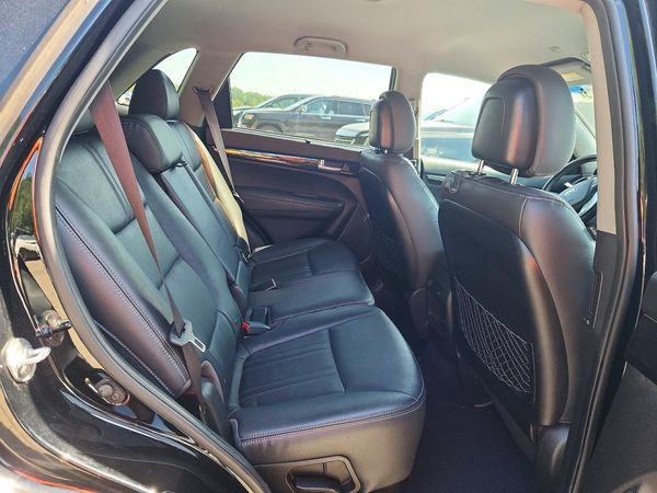 2014 KIA SORENTO Base/ LX