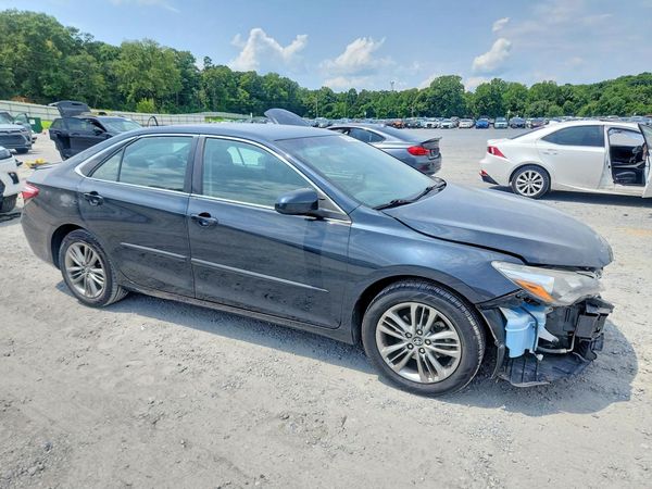 2017 TOYOTA CAMRY LE/SE/XLE/XSE — Passenger 3/4