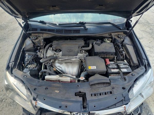 2017 TOYOTA CAMRY LE/SE/XLE/XSE — Engine bay