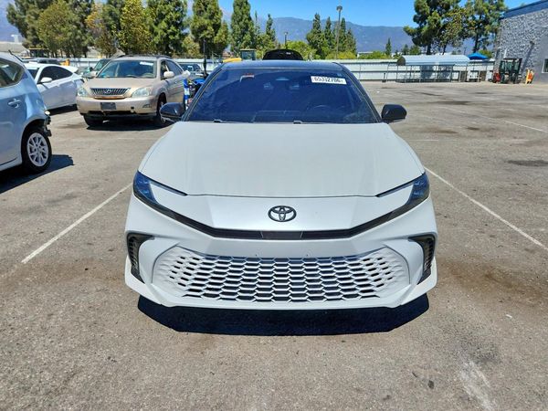 2025 TOYOTA CAMRY
