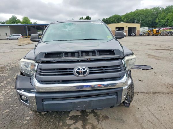 2014 TOYOTA TUNDRA SR5