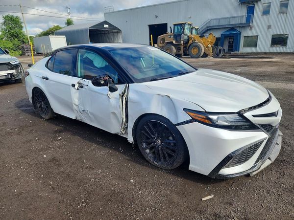 2022 TOYOTA CAMRY XSE