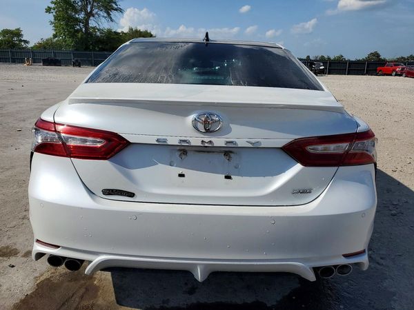 2018 TOYOTA CAMRY