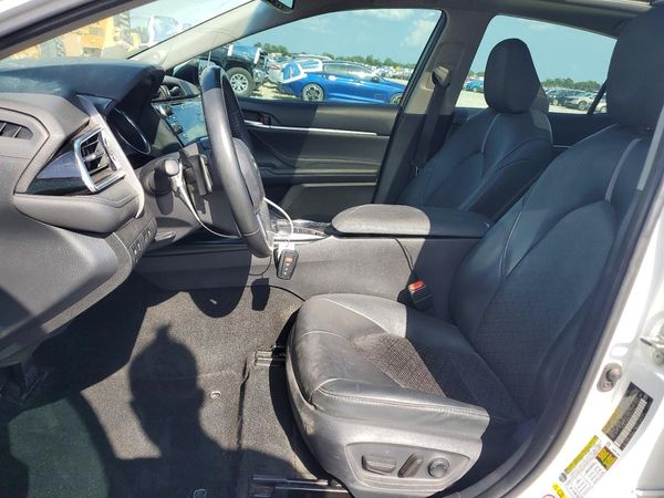 2018 TOYOTA CAMRY