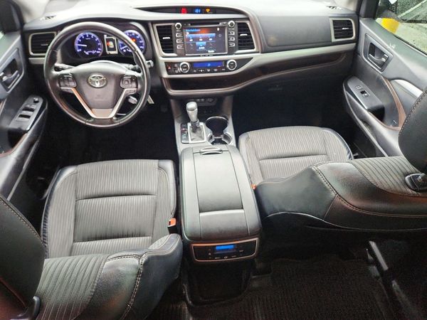 2018 TOYOTA HIGHLANDER LE/LE Plus