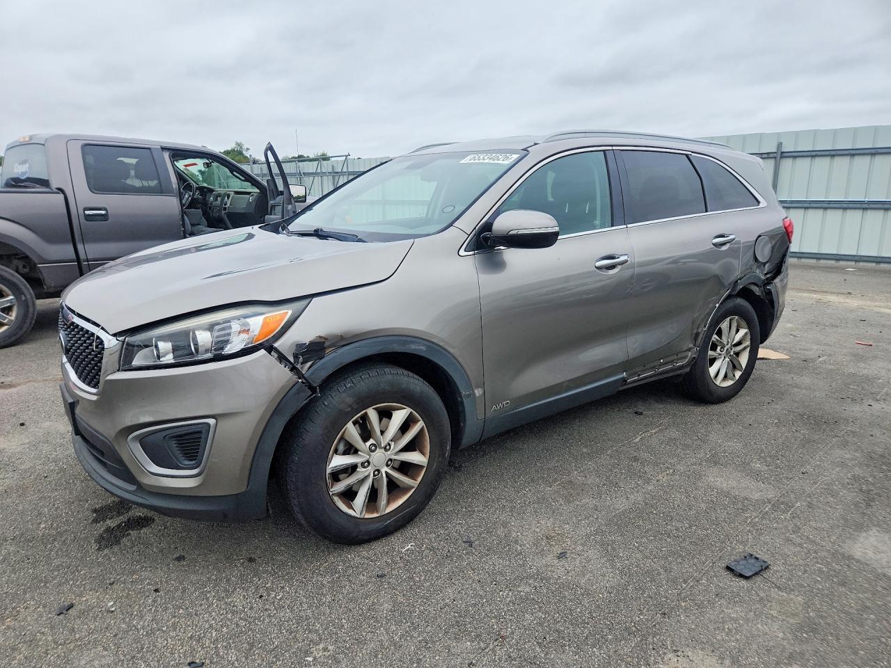 2016 KIA SORENTO L / LX