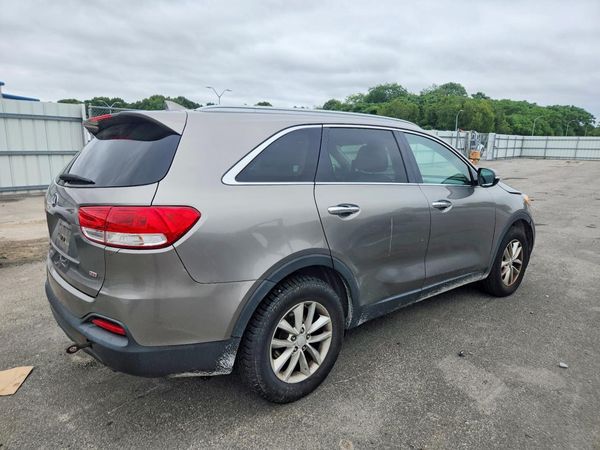 2016 KIA SORENTO L / LX