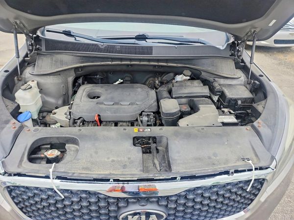 2016 KIA SORENTO L / LX