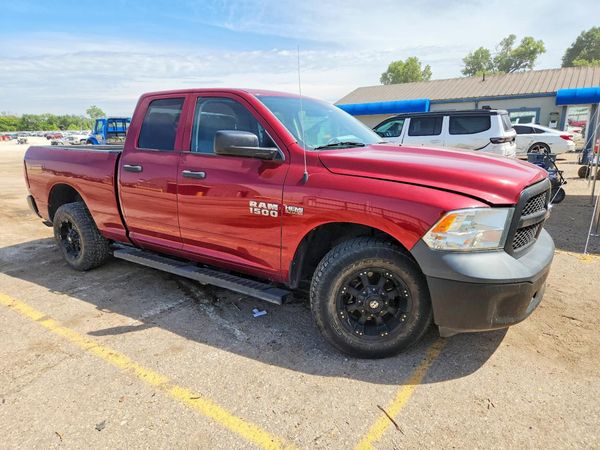 2014 RAM 1500 ST QUAD CAB 4X4
