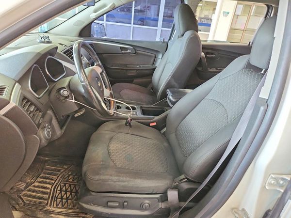 2012 CHEVROLET TRAVERSE LT — DENT