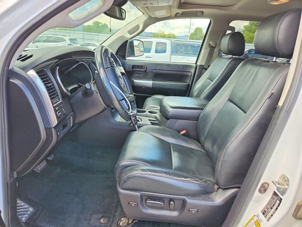 2018 TOYOTA SEQUOIA SR5/TRD Sport