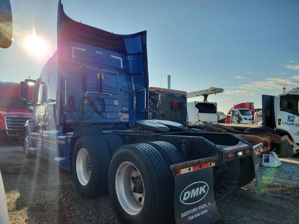 2016 VOLVO VNL