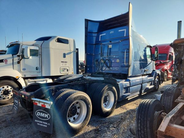 2016 VOLVO VNL