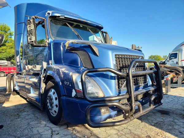 2016 VOLVO VNL