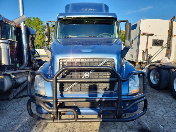 2016 VOLVO VNL