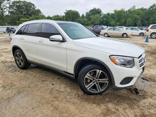 2018 MERCEDES-BENZ GLC GLC300 — Passenger 3/4
