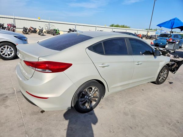 2017 HYUNDAI ELANTRA