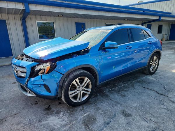 2015 MERCEDES-BENZ GLA