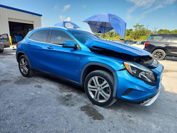 2015 MERCEDES-BENZ GLA GLA250