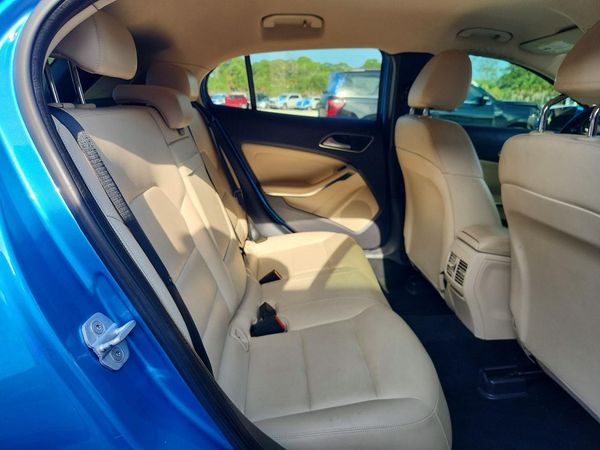 2015 MERCEDES-BENZ GLA GLA250