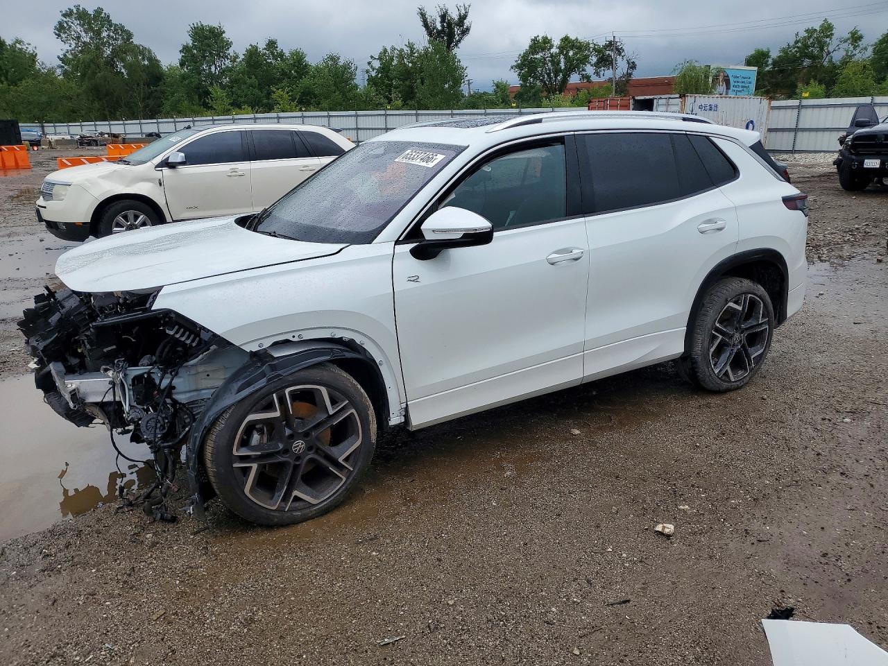 2026 VOLKSWAGEN TIGUAN 4Motion SEL R-Line — Front 3/4