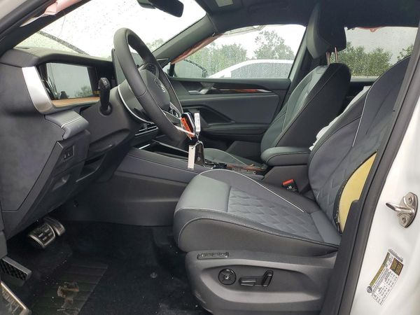 2026 VOLKSWAGEN TIGUAN 4Motion SEL R-Line — DENT