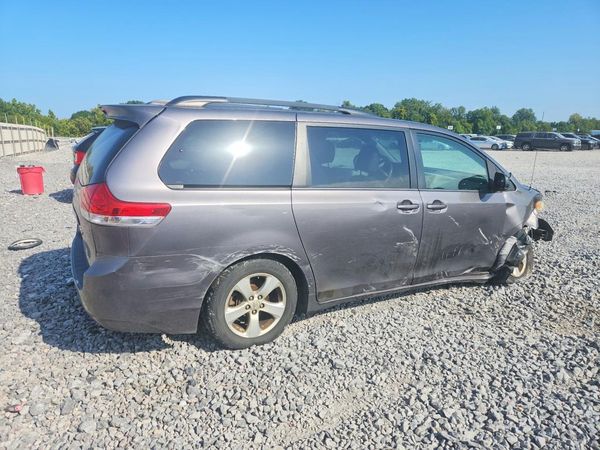 2014 TOYOTA SIENNA