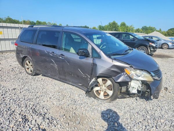 2014 TOYOTA SIENNA