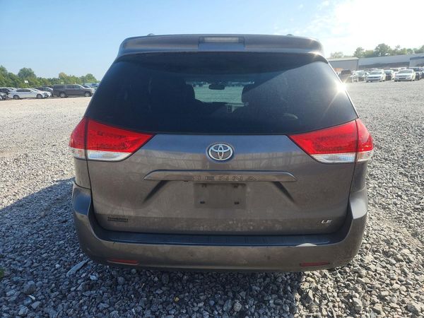 2014 TOYOTA SIENNA