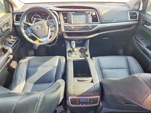 2017 TOYOTA HIGHLANDER SE/XLE